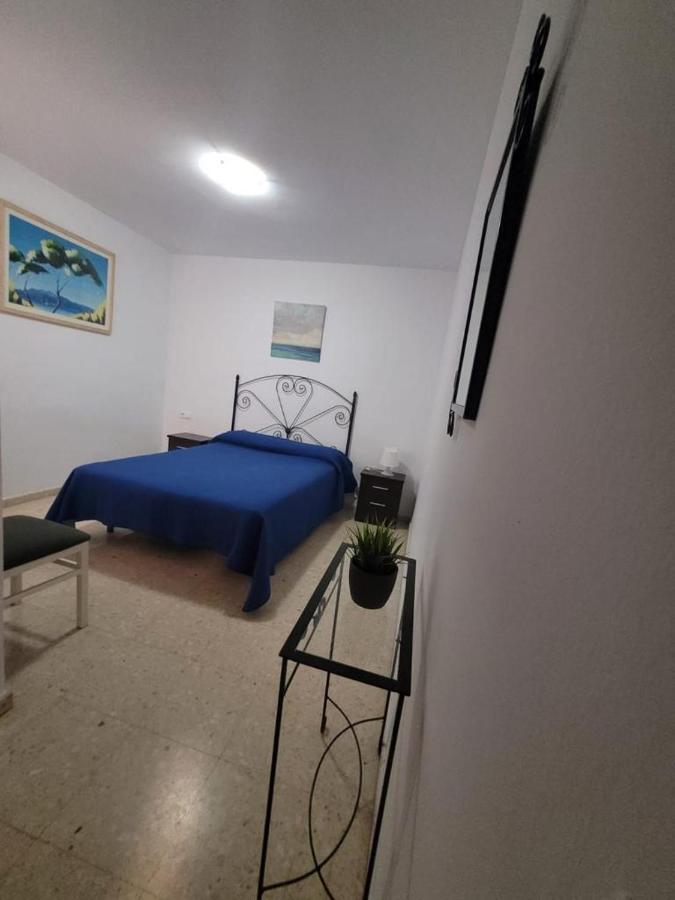 Hostal Mediterraneo Торре-дель-Мар Экстерьер фото