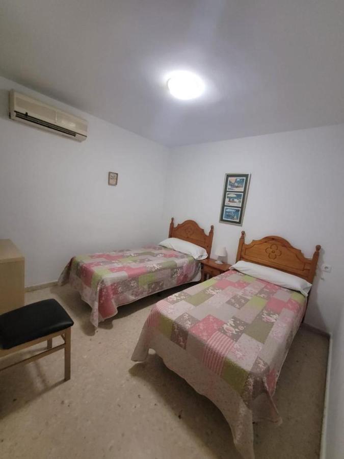 Hostal Mediterraneo Торре-дель-Мар Экстерьер фото