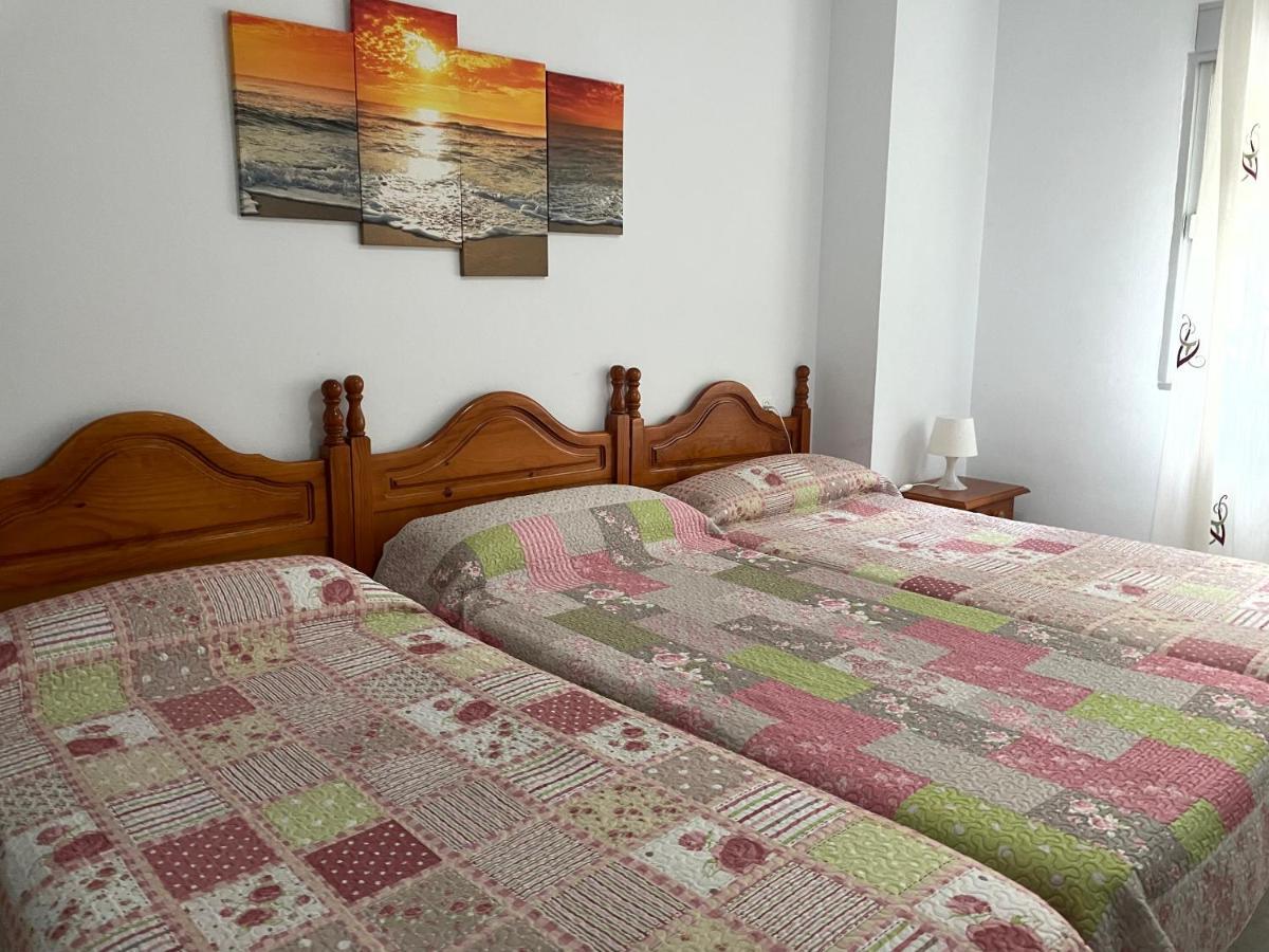 Hostal Mediterraneo Торре-дель-Мар Экстерьер фото