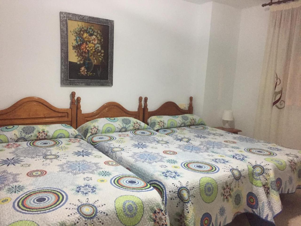 Hostal Mediterraneo Торре-дель-Мар Экстерьер фото