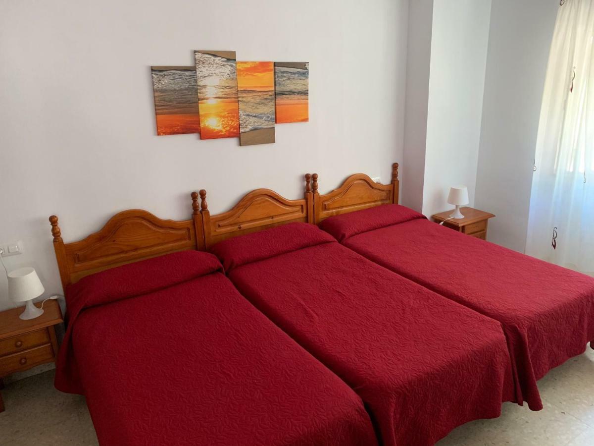 Hostal Mediterraneo Торре-дель-Мар Экстерьер фото